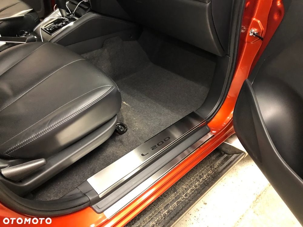 Nakładki Progowe Listwy Ochronne do Mitsubishi L200 2014- 2022 - 2