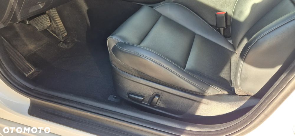 Kia Stinger 2.0 T-GDI L - 25