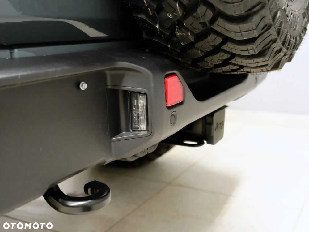 Jeep Wrangler - 19