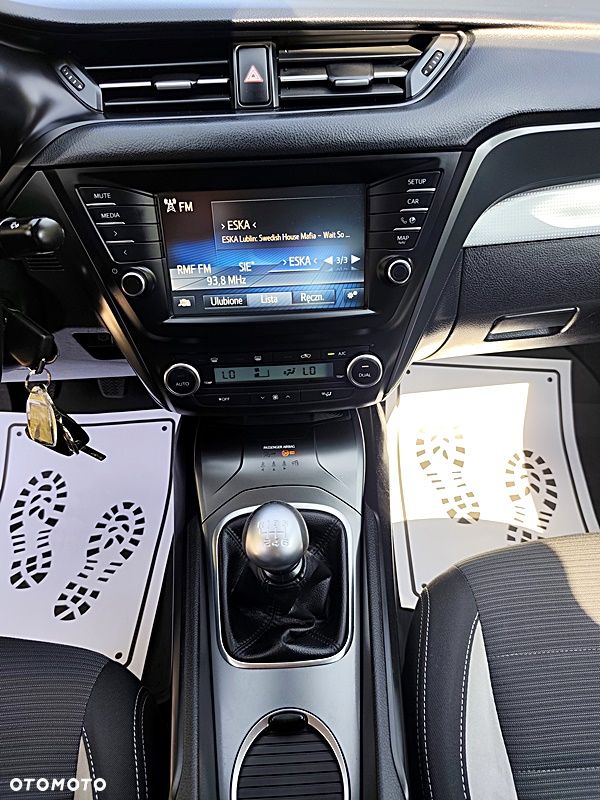 Toyota Avensis 1.8 Edition-S - 12