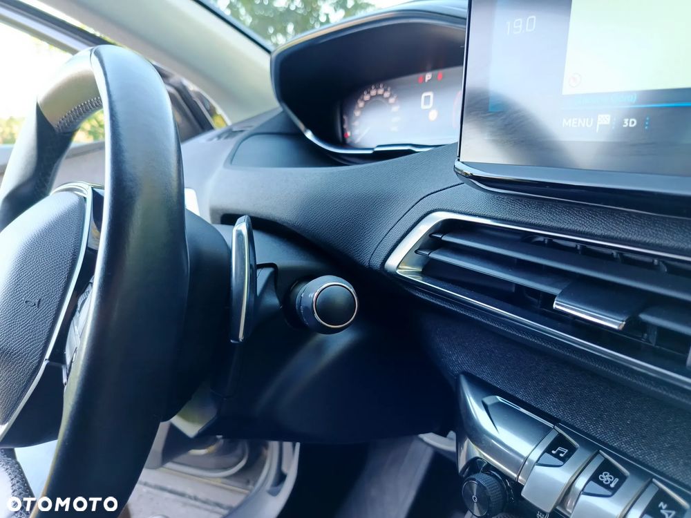 Peugeot 3008 1.2 PureTech Allure Pack S&S EAT8 - 28