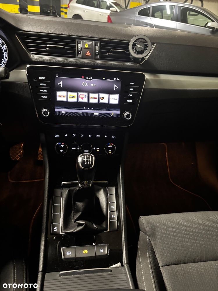 Skoda Superb 2.0 TDI Ambition - 11