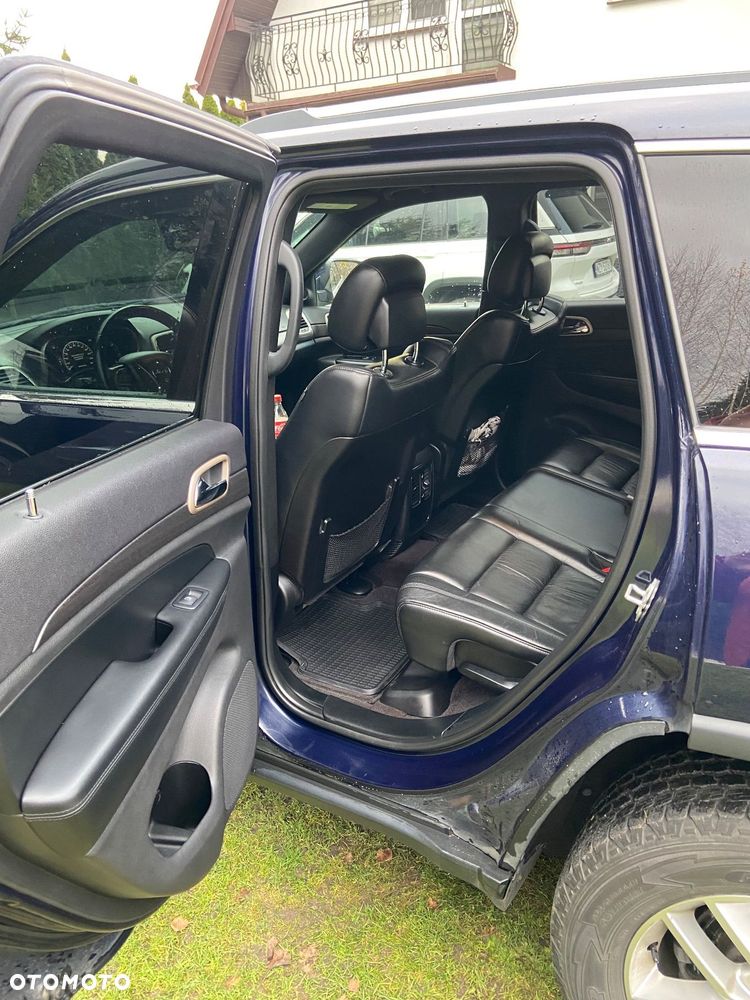 Jeep Grand Cherokee - 12