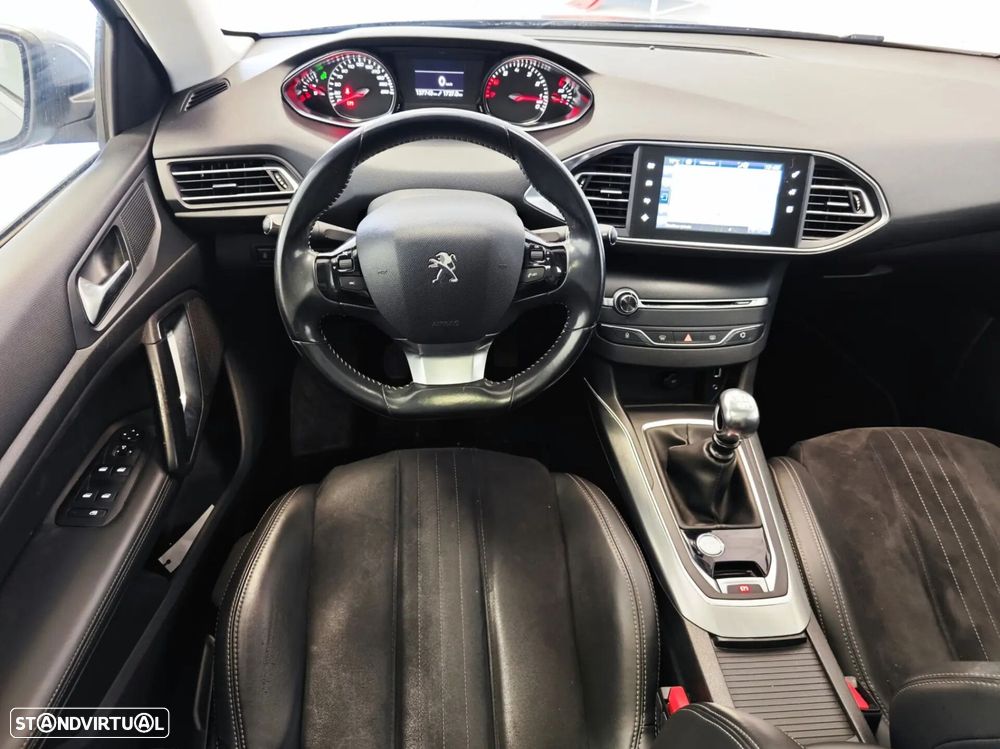 Peugeot 308 1.2 PureTech Allure Pack - 8