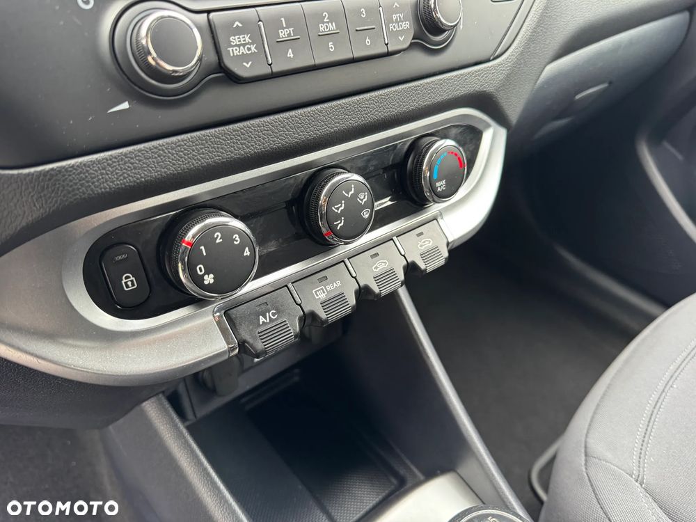 Kia Rio - 27