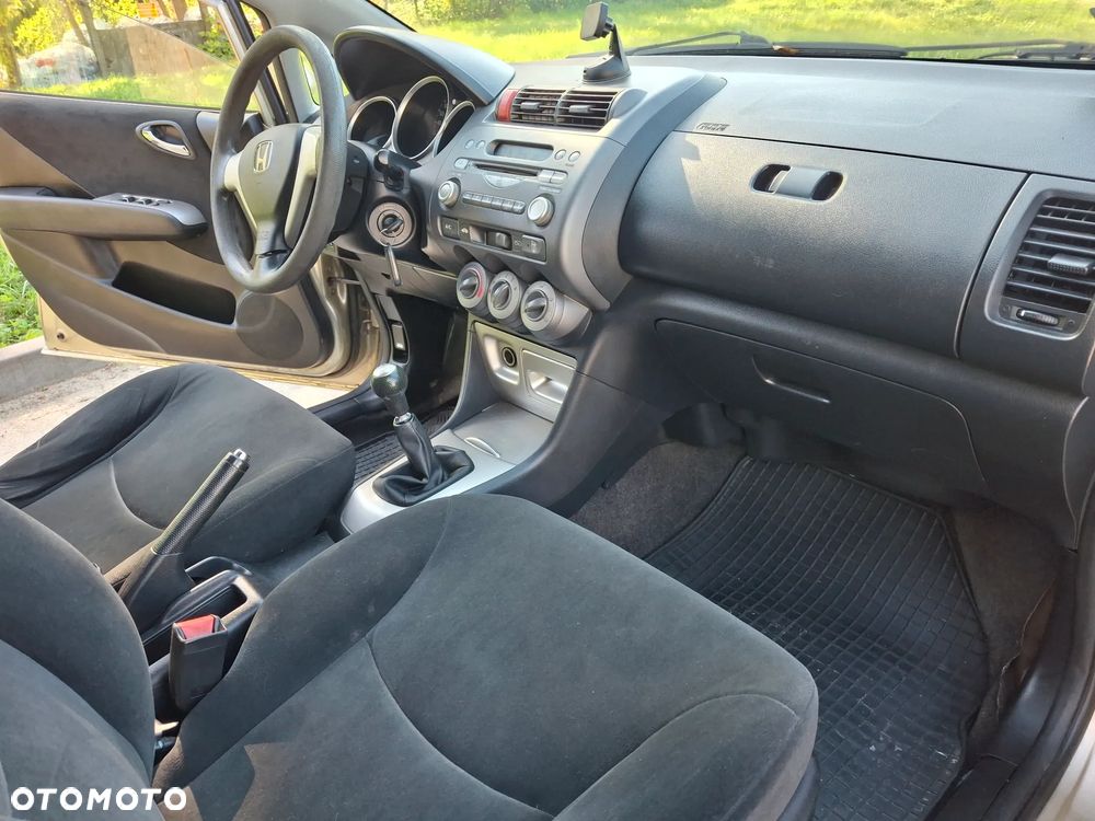 Honda City 1.4 Comfort - 16