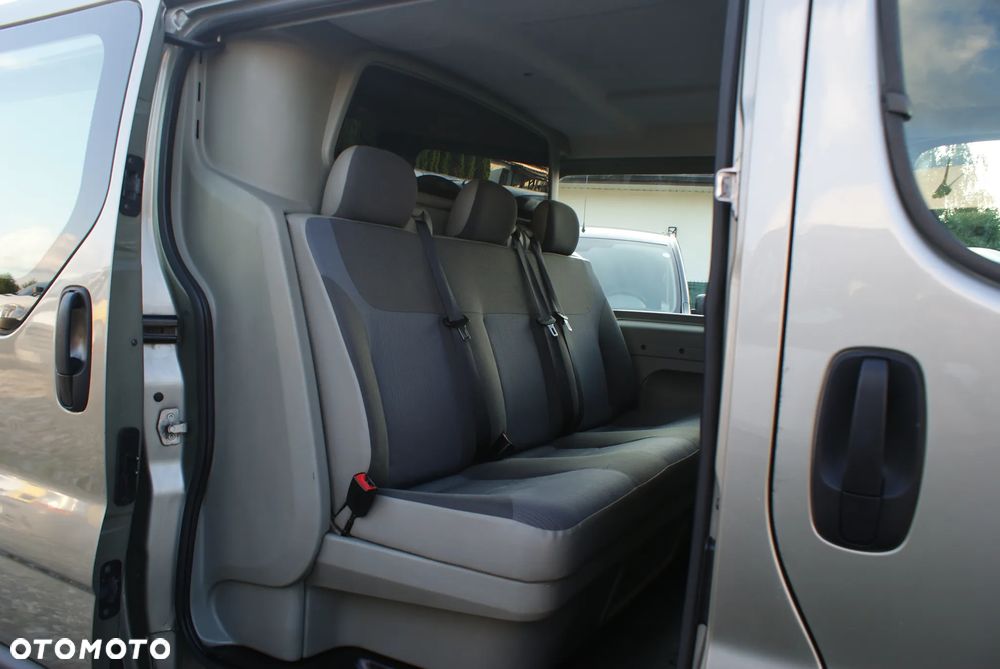 Opel Vivaro - 8