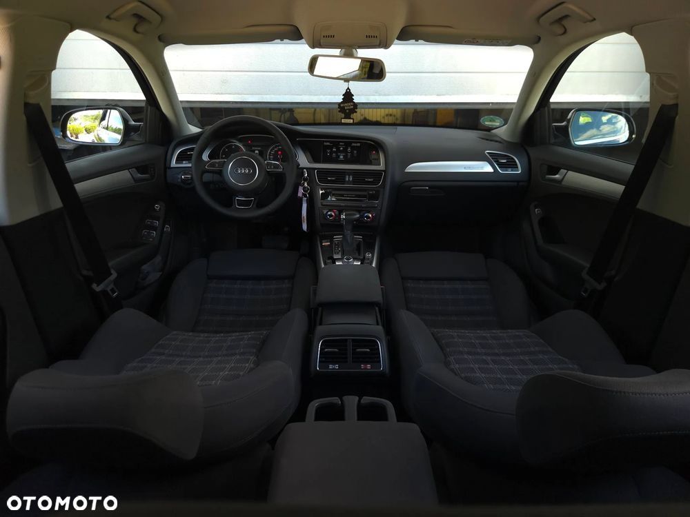 Audi A4 Avant 2.0 TDI DPF quattro S tronic S line Sportpaket - 32