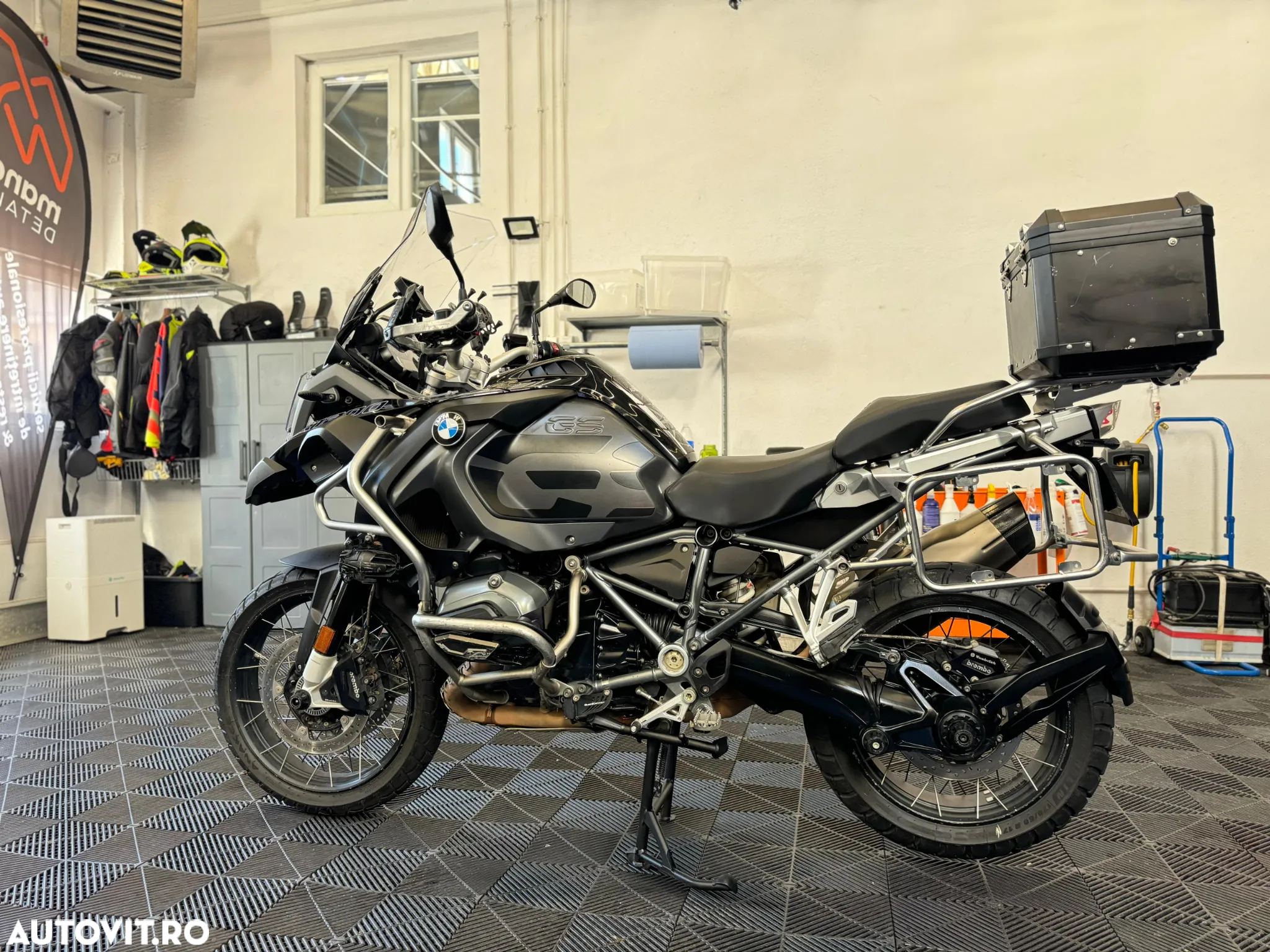 BMW R 1200GS LC Adventure Triple Black - 4
