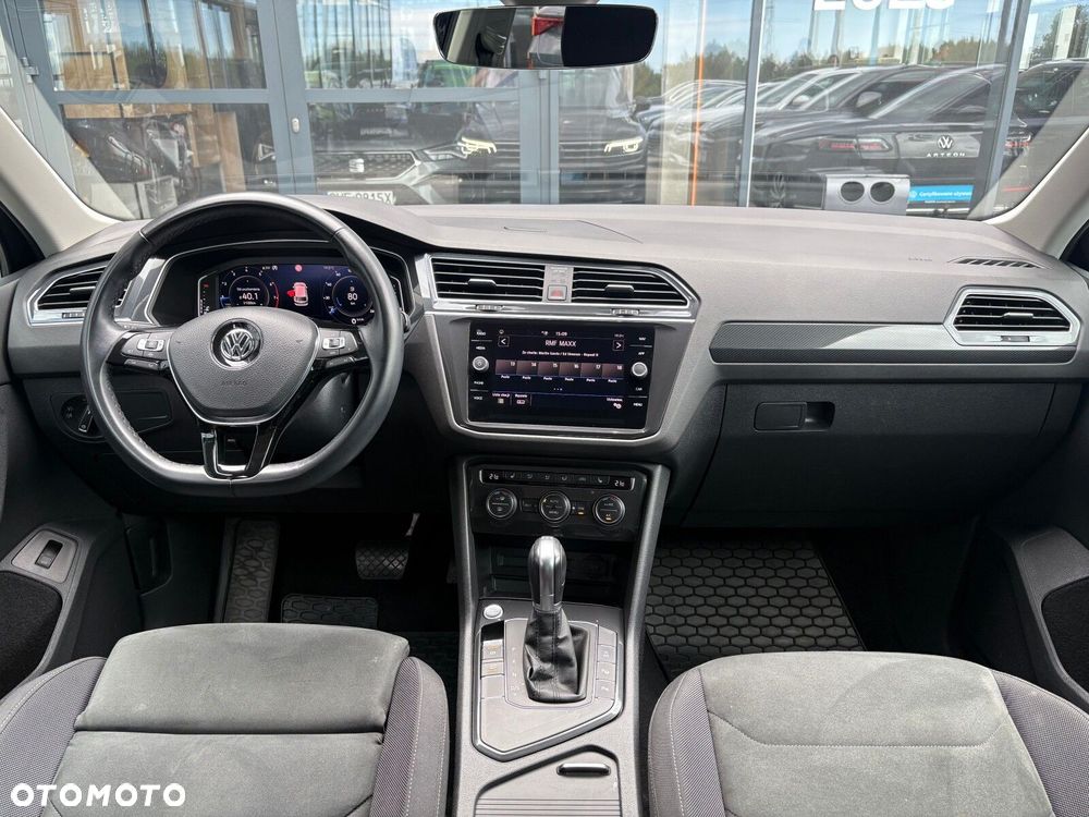 Volkswagen Tiguan - 10
