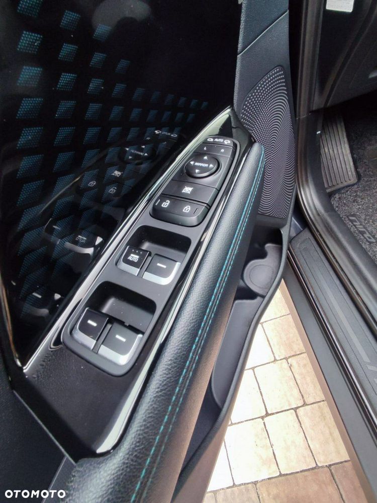Kia Niro - 28