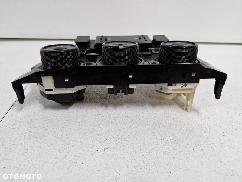 toyota matrix 2 ii e140 panel nawiewu klimatyzacji przełączniki zegarek - 11