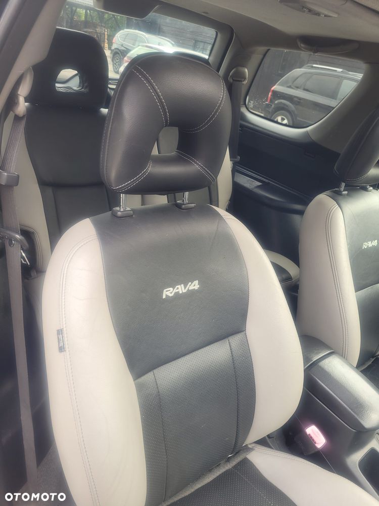 Toyota RAV4 - 16