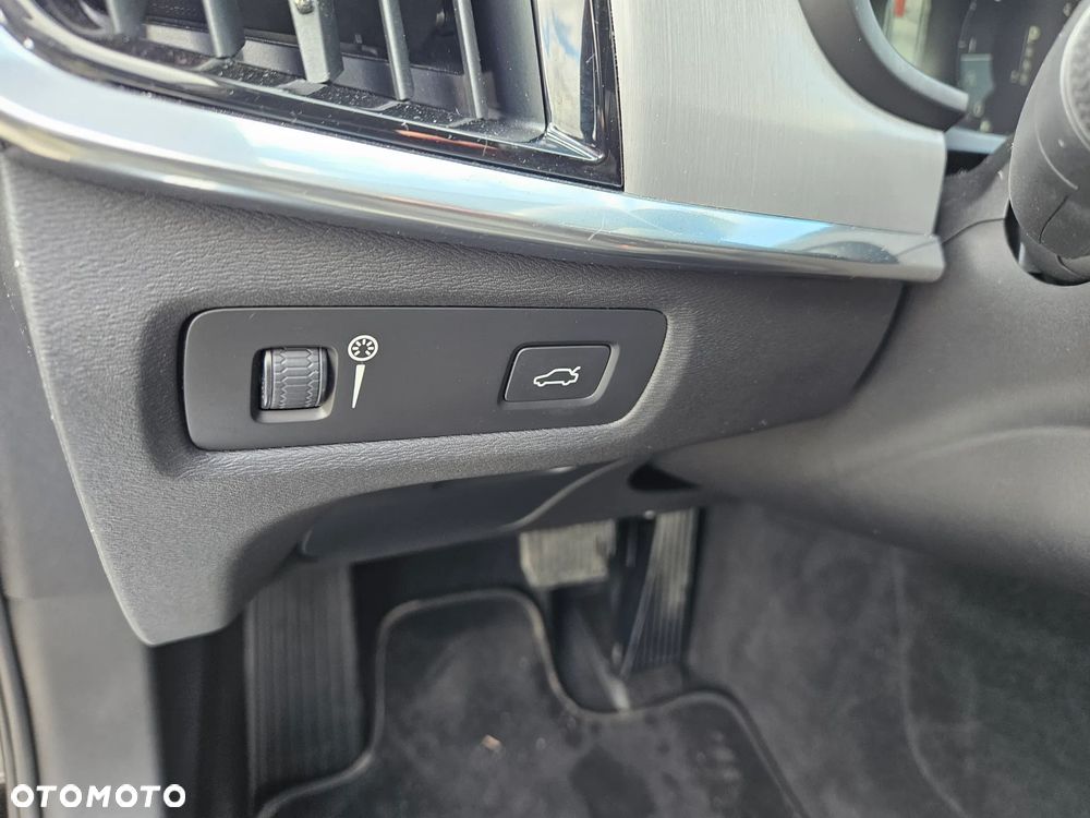 Volvo S90 D4 Geartronic Momentum - 16