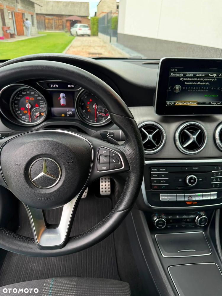 Mercedes-Benz CLA - 17