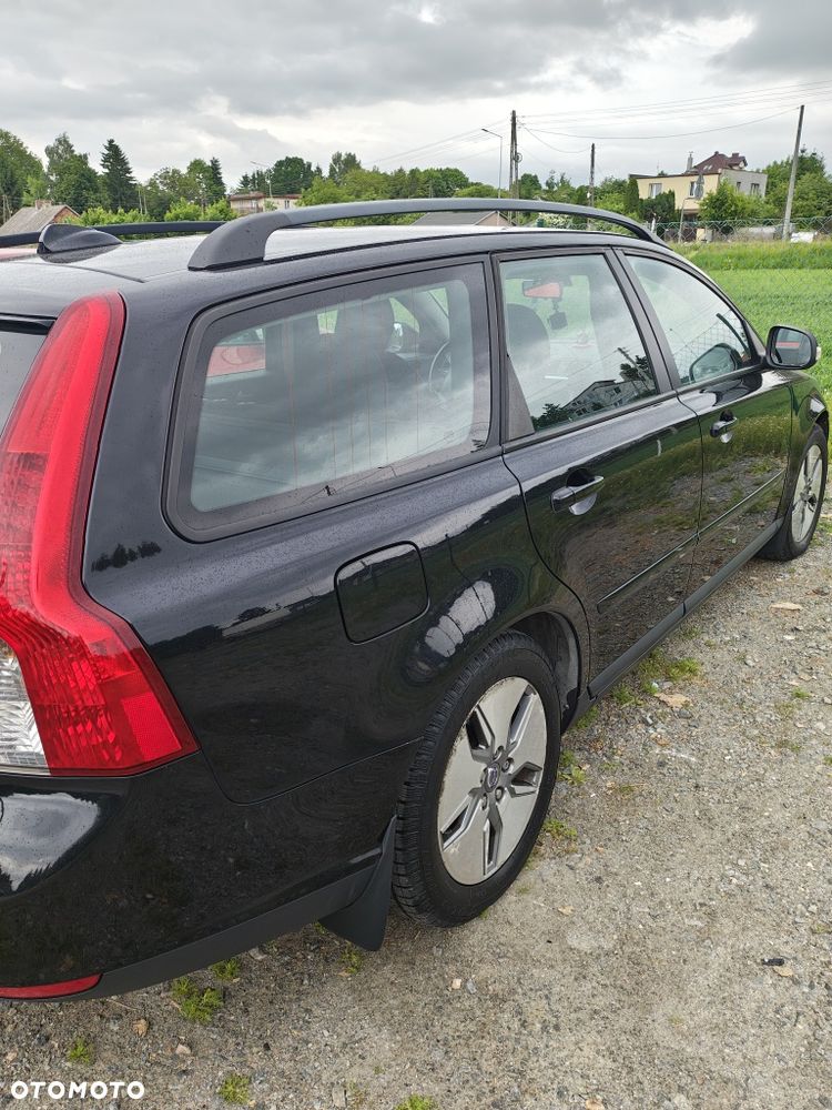 Volvo V50 2010 photo 2