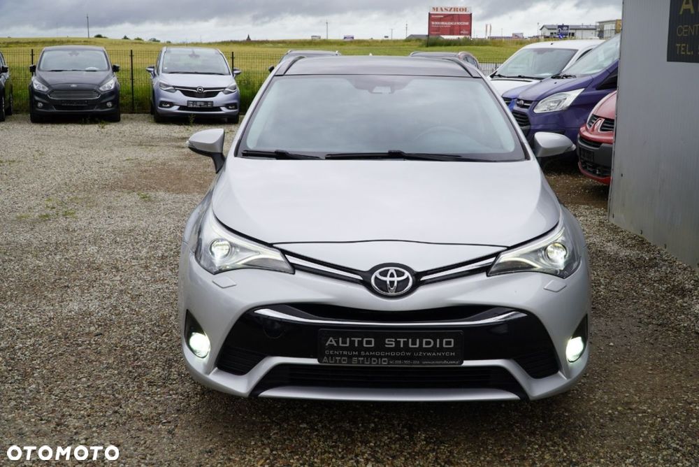 Toyota Avensis 2.0 D-4D Premium - 31