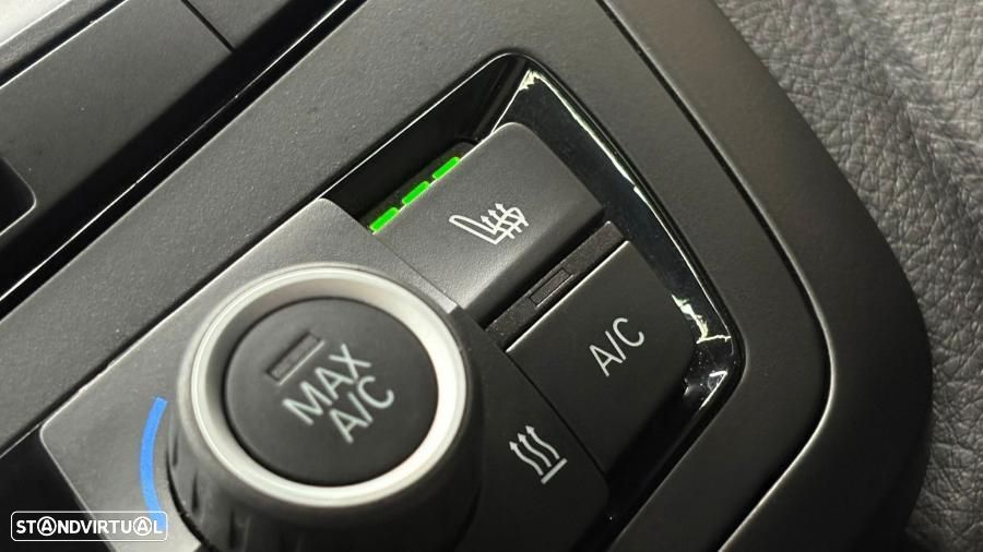 BMW 320 d xDrive Sport Line - 11