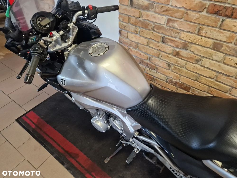 Yamaha FZ6 - 12