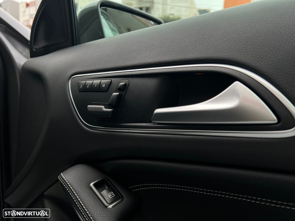 Mercedes-Benz GLA 220 CDi Urban 4-Matic - 23