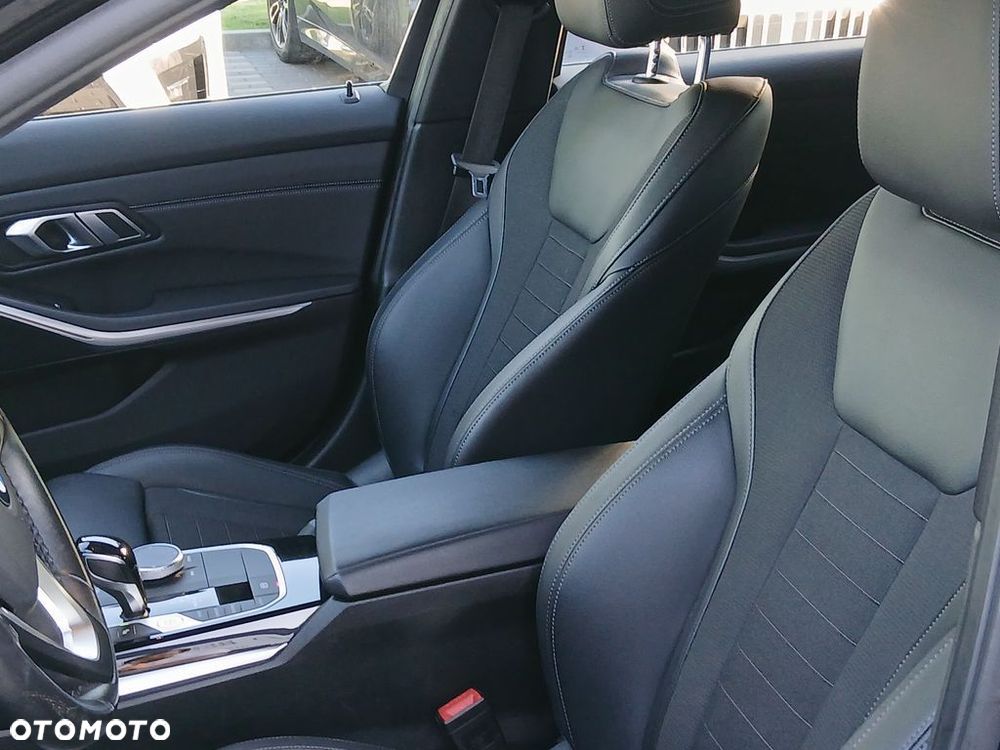 BMW Seria 3 320d MHEV Sport Line - 16