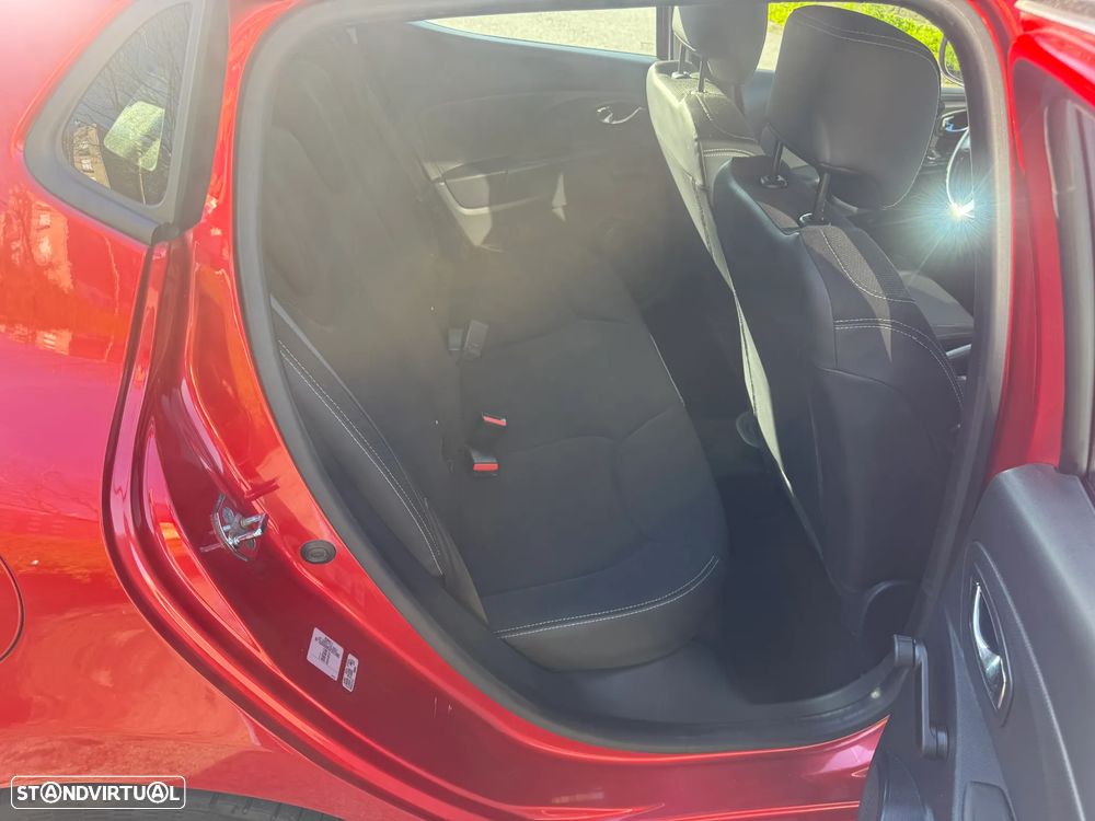 Renault Clio ENERGY TCe 90 Start & Stop Experience - 15