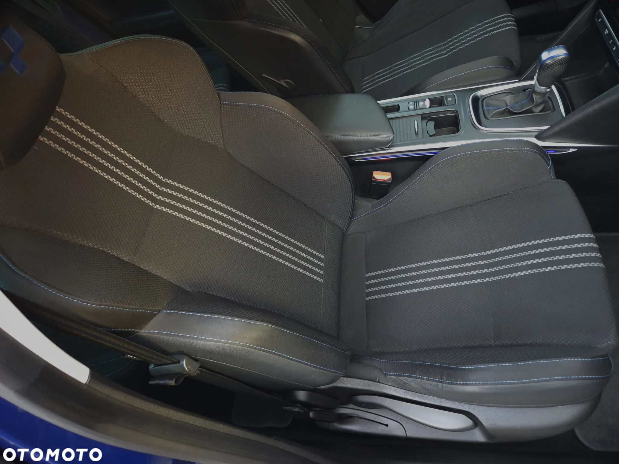 Renault Megane ENERGY TCe 205 EDC GT - 34