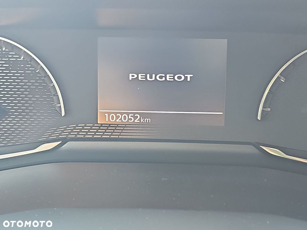 Peugeot 208 - 18
