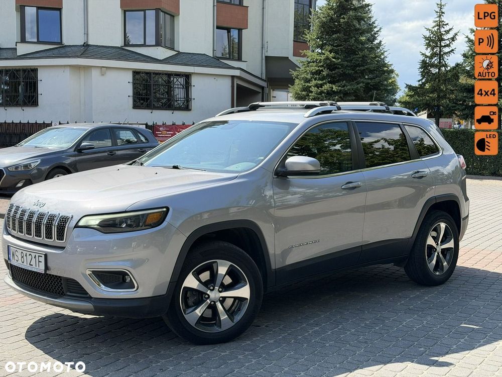 Jeep Cherokee - 1