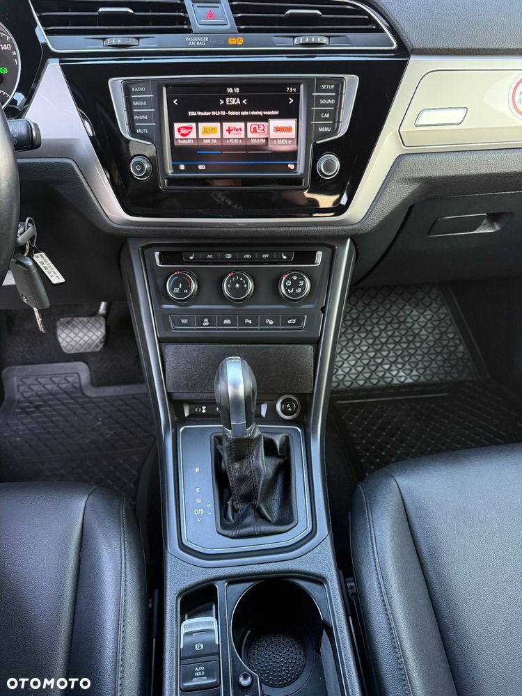 Volkswagen Touran - 9