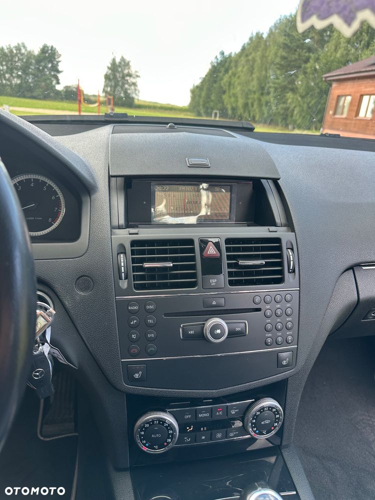 Mercedes-Benz Klasa C 180 Kompressor BlueEFFICIENCY - 38