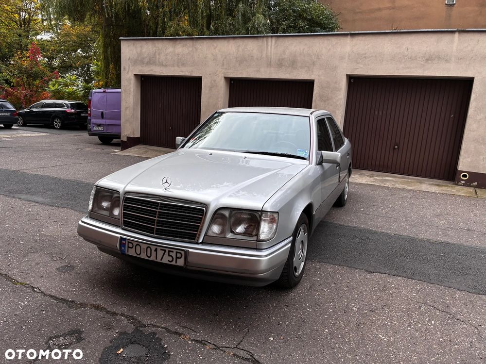 Mercedes-Benz W124