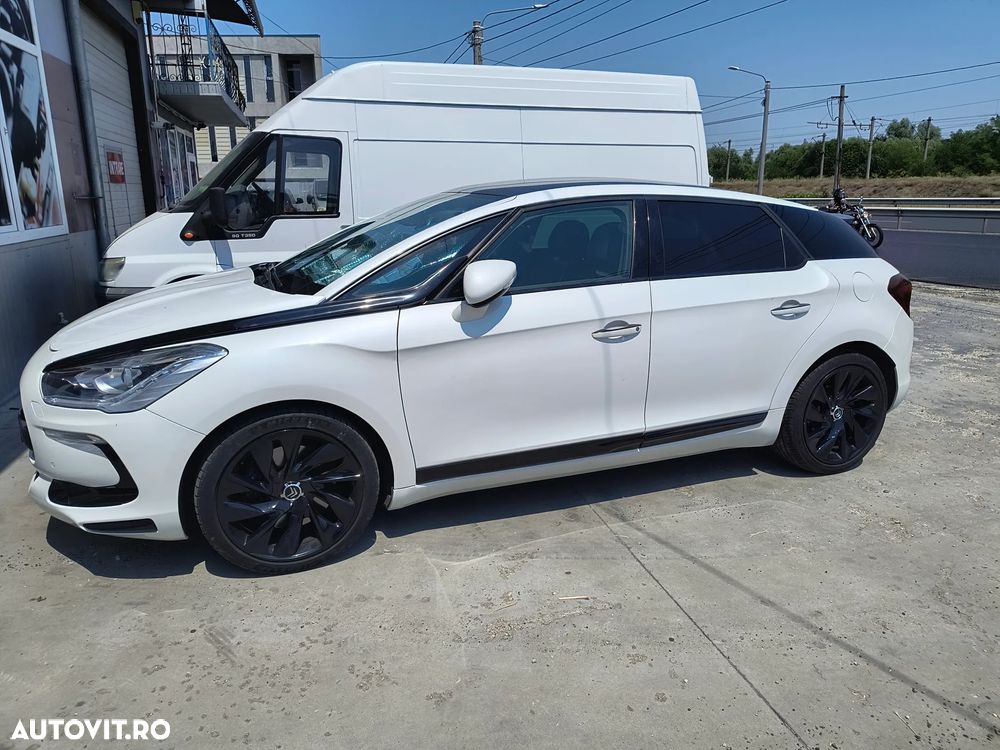 Citroën DS5 2.0 HDI BVM6 So Chic - 3