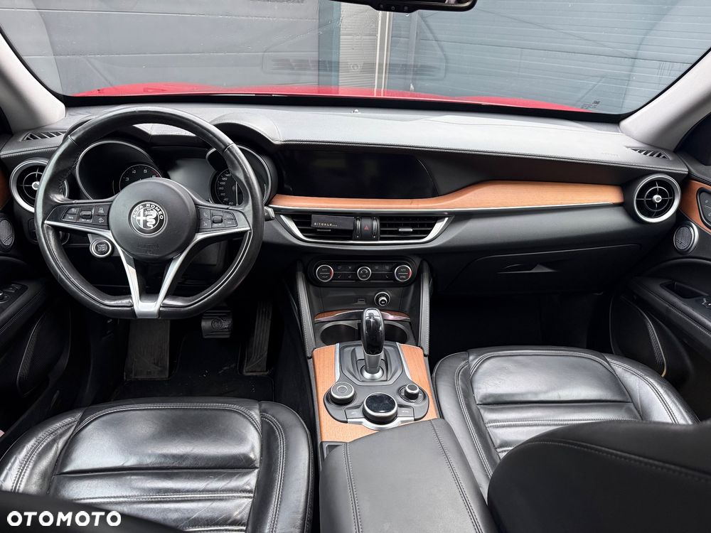 Alfa Romeo Stelvio 2.0 Turbo 16V AT8-Q4 Super - 13