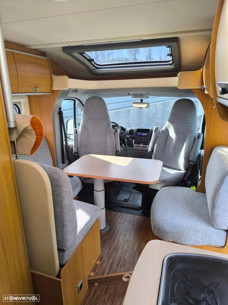 Burstner Nexxo Cama central apenas 6.8M - 13