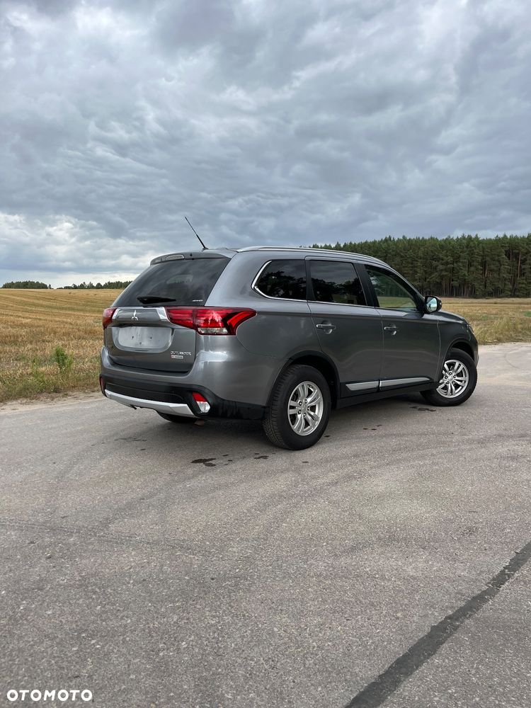 Mitsubishi Outlander 2.2 DI-D 4WD Automatik Diamant Edition - 6