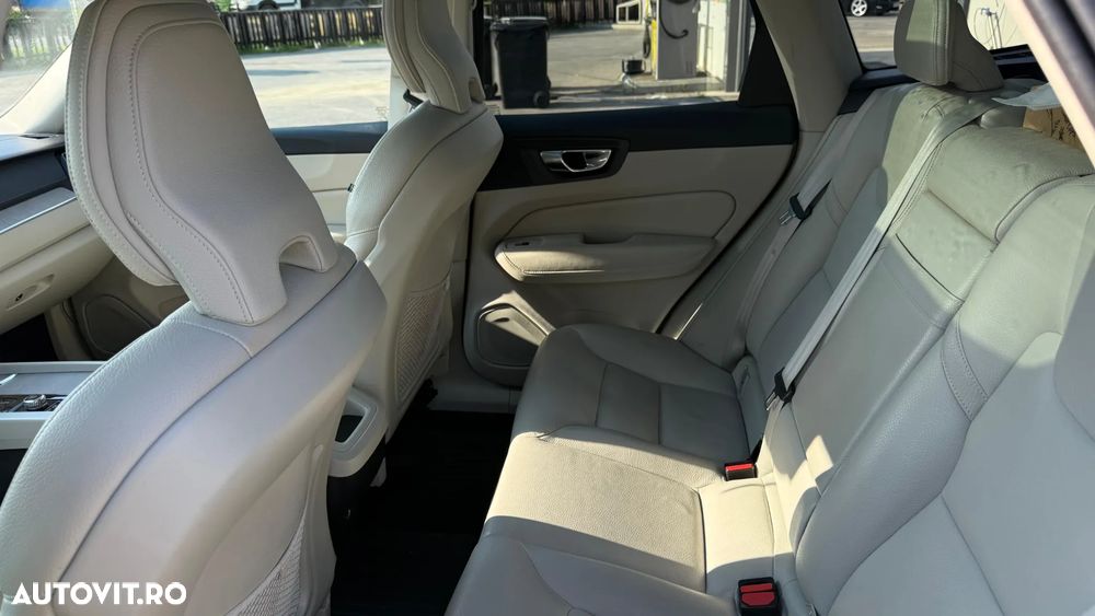 Volvo XC 60 B5 MHEV AT8 AWD Inscription - 4