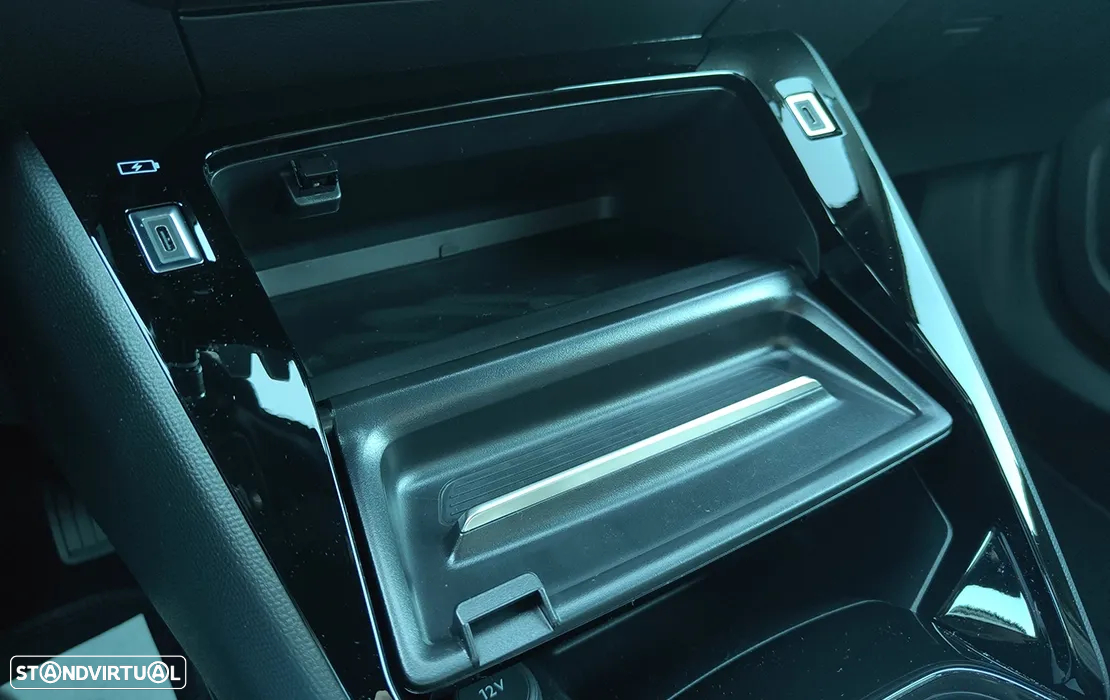 Peugeot e-2008 54 kWh Allure - 21