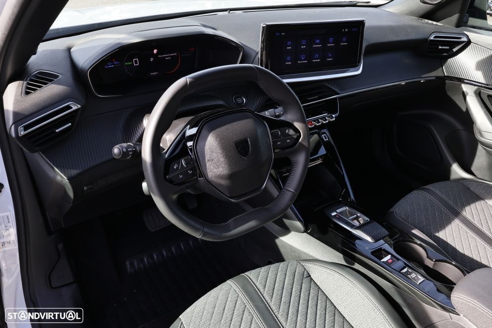 Peugeot e-2008 Allure - 15