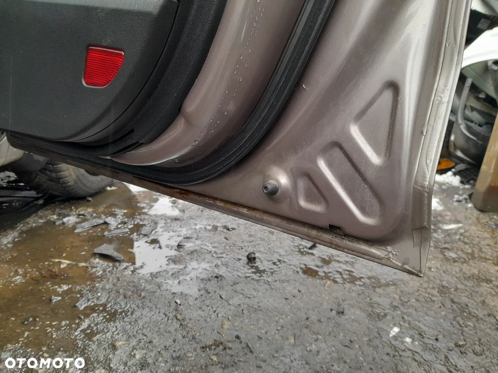 Drzwi przednie prawe KIA Ceed I 06-12r. 8Q - 4