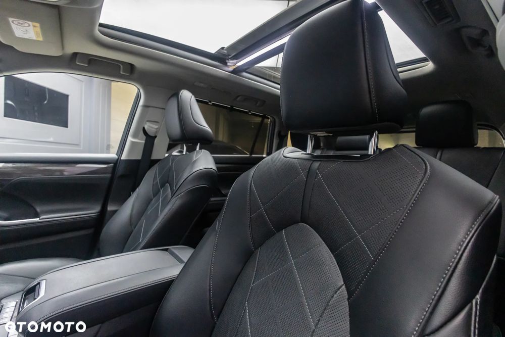 Toyota Highlander 2.5 Hybrid Executive - 23