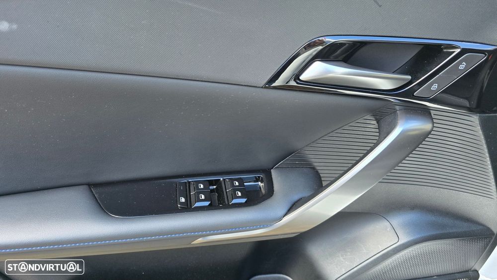 MG MG4 64 kWh Luxury - 8