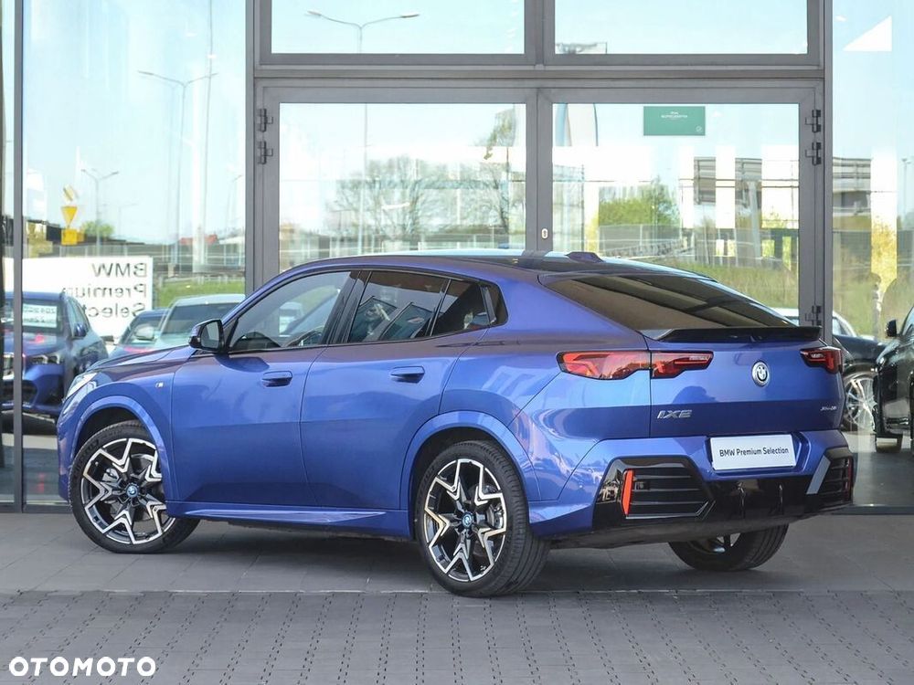 BMW iX2 xDrive30 66.5kWh M Sport - 9