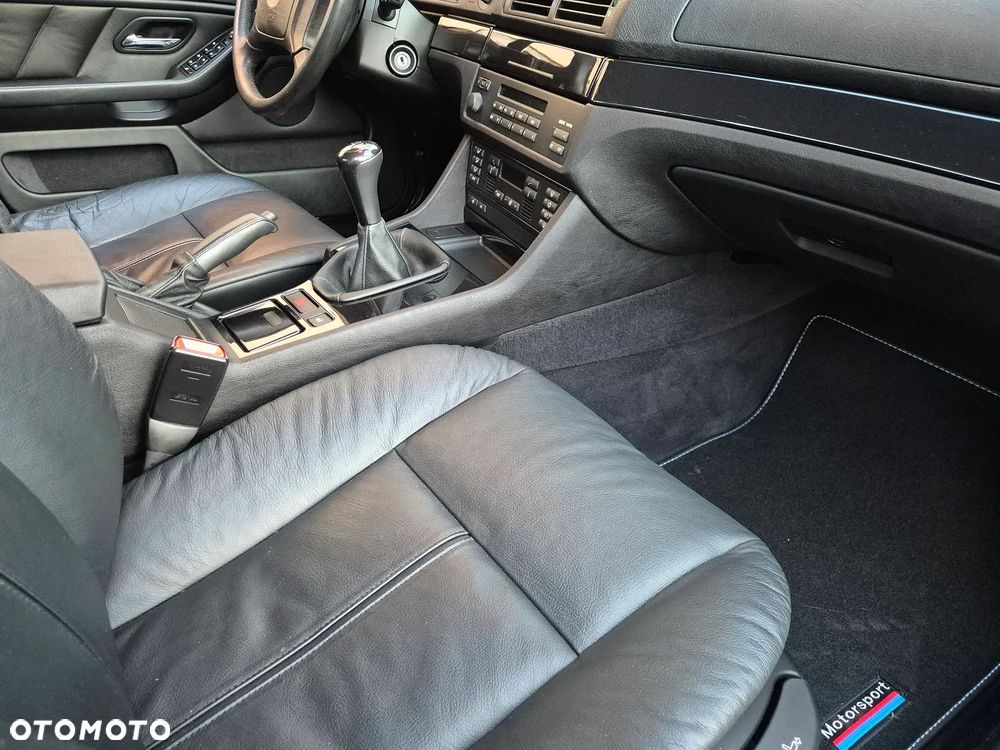 BMW Seria 5 - 36