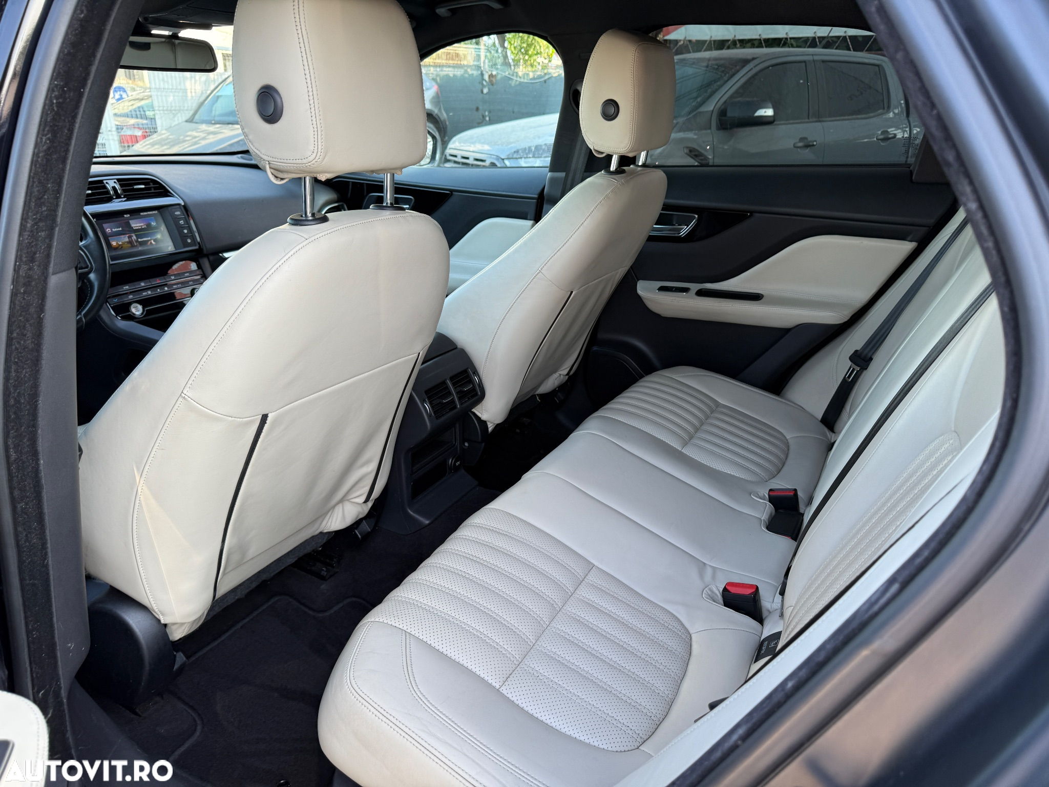Jaguar F-Pace 20d AWD Aut. Prestige - 27