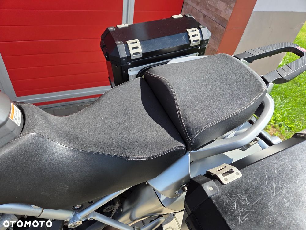 Moto Guzzi Stelvio - 8