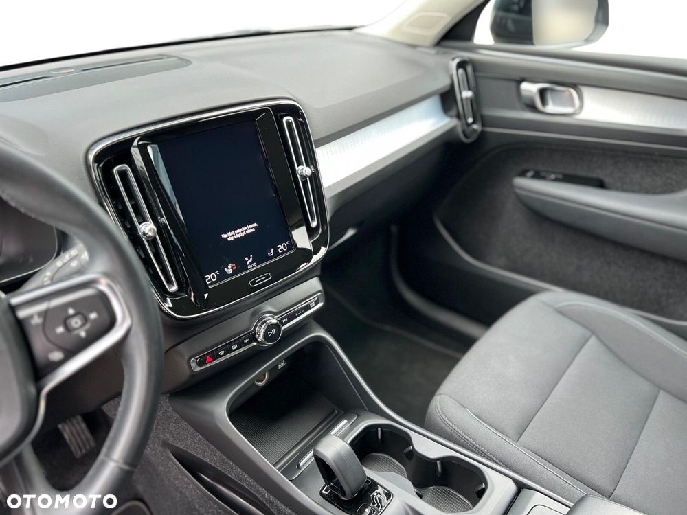 Volvo XC 40 T3 Momentum Pro - 12