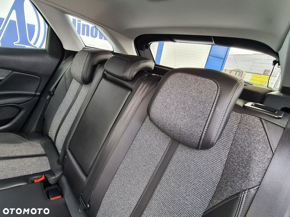 Peugeot 3008 1.2 PureTech Allure S&S EAT6 - 29