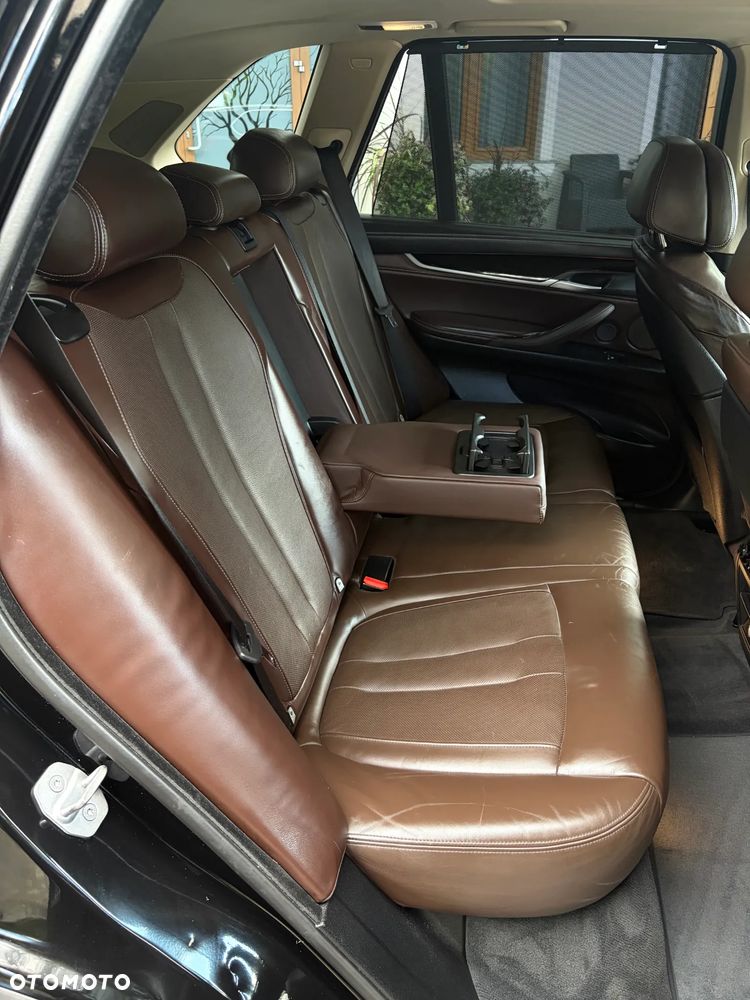 BMW X5 xDrive50i Sport-Aut - 17
