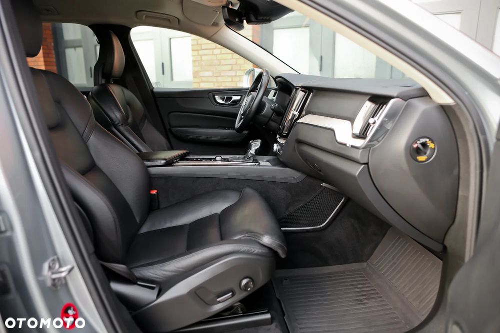 Volvo XC 60 D4 AWD Geartronic Inscription - 24